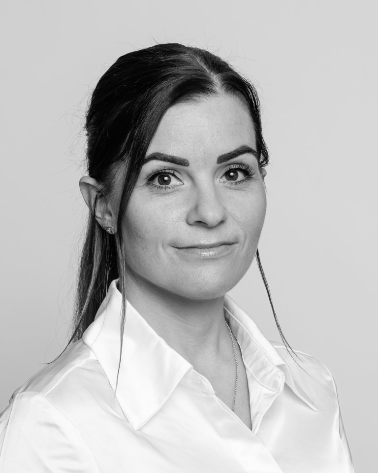 Lilja Ákadóttir (LÁ)