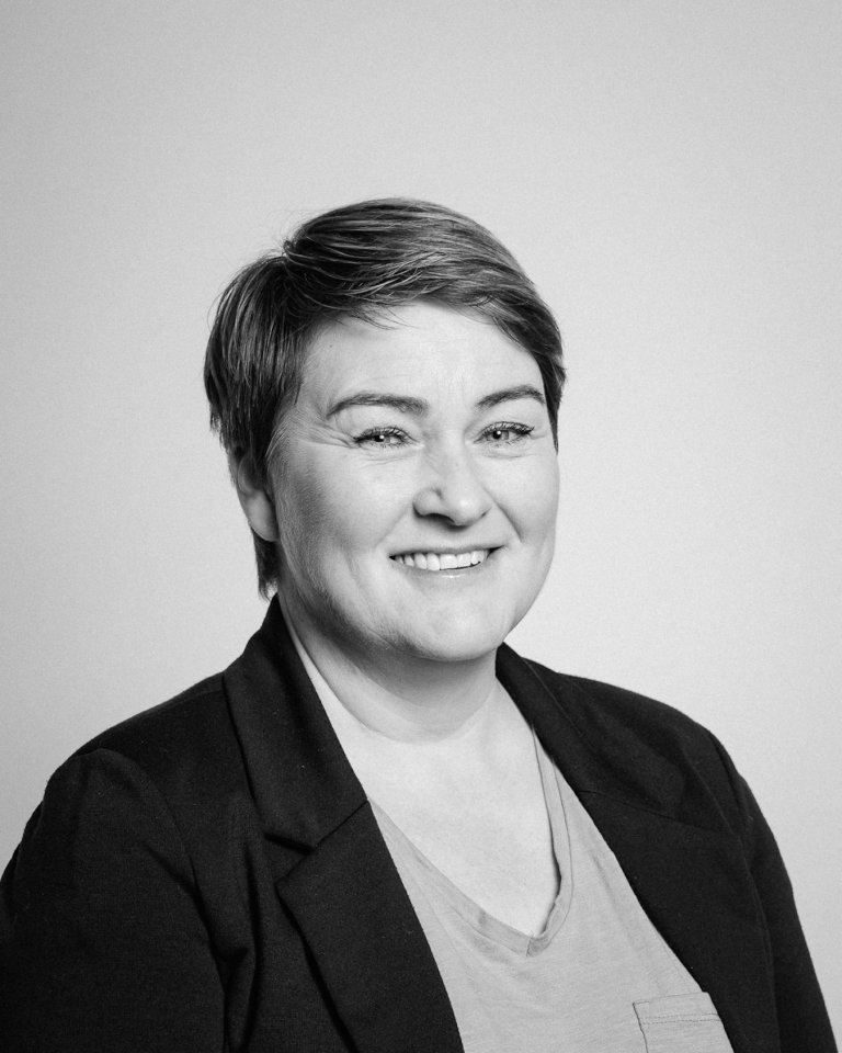 Harpa Sveinsdóttir (HS)