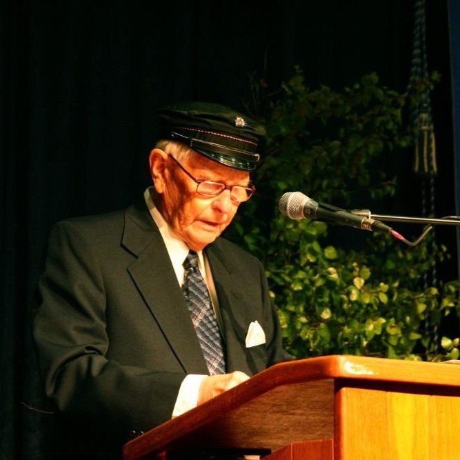 Sverrir Pálsson talsmaður 70 ára stúdenta