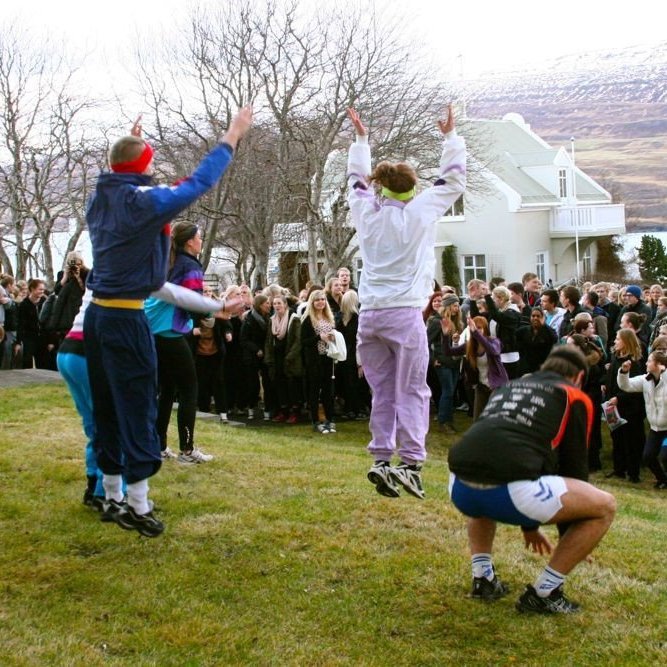 Brunnárhlaup undirbúið. Stjórnin hoppar