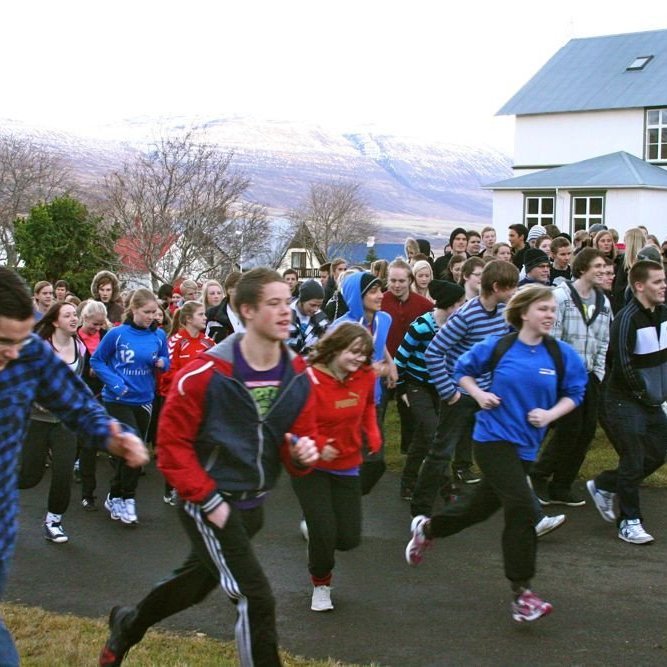 Brunnárhlaup. 2,5 kílómetra hópurinn ræstur