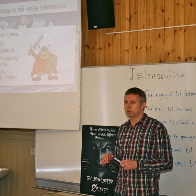 Stefán Þór kynnir íslenskulínuna