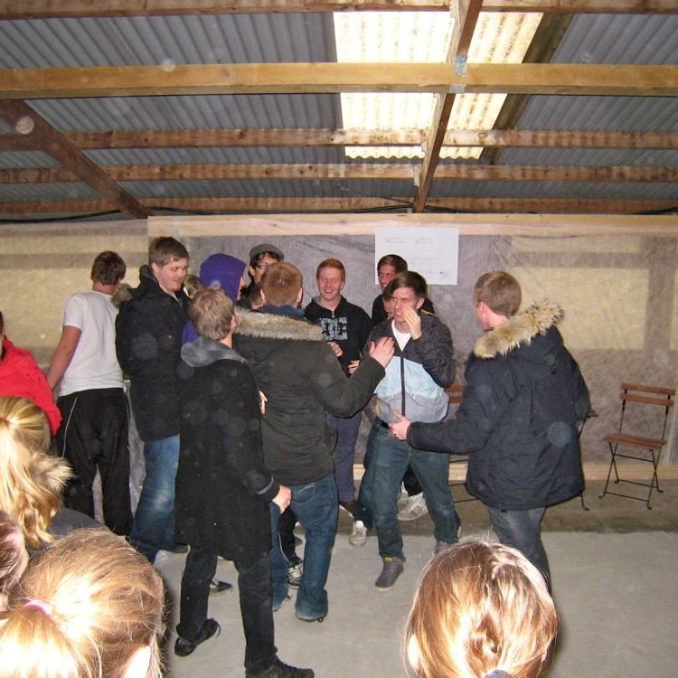 Verkefni flutt - barist ákaflega