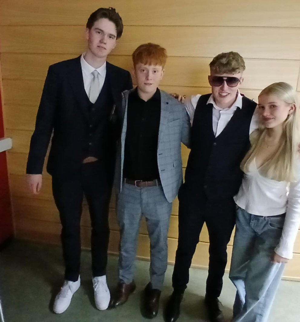 Lið MA frá vinstri: Benjamín Þorri Bergsson, Þórarinn Þóroddsson, Reynir Þór Jóhannsson og Katla Mar…