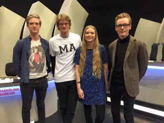 Í undanúrslit í Gettu betur