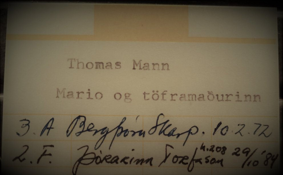 Bergþóra í 3.A hefur verið á bókasafni MA síðan 1972