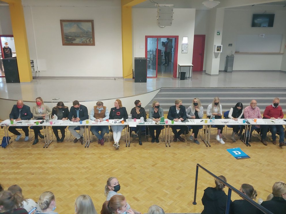 Fulltrúar stjórnmálaflokka í Kvosinni í dag