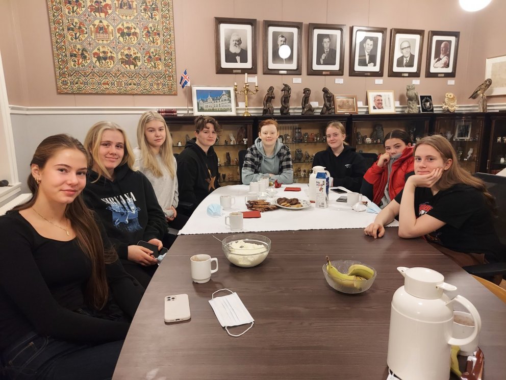 Hraðlínunemendur með heitt súkkulaði og kruðerí