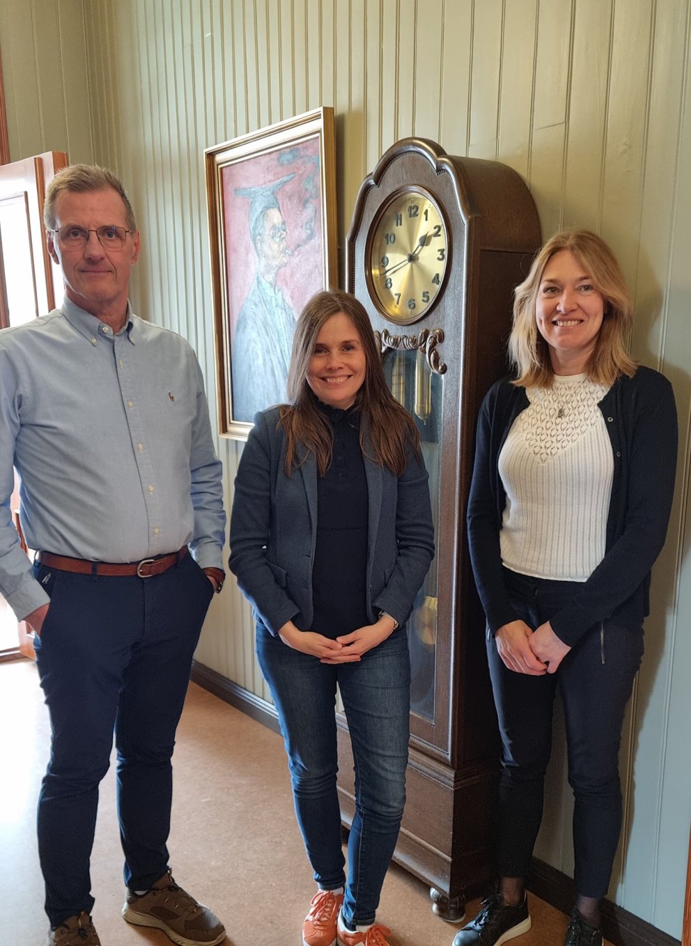 Karl Frímannsson skólameistari, Sigurlaug Anna Gunnarsdóttir aðstoðarskólameistari og Katrín Jakobsd…