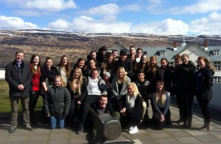 2C á leið í Brynju