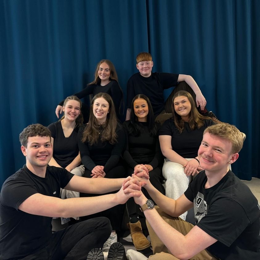 Hluti leikhóps LMA sem tekur þátt í uppfærslu á Gosa. Mynd fengin af fésbókarsíðu LMA.