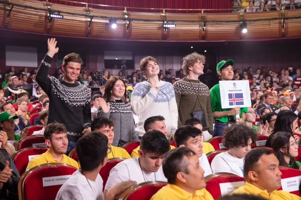 Magnús Máni og Unnur Birna (stúdentar 2024) voru í liði Íslands í ólympíukeppninni í líffræði. Myndi…