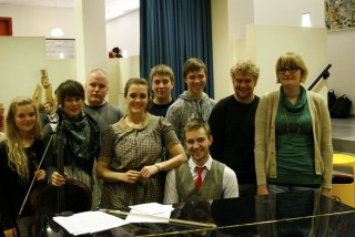 Hópurinn sem stóð að dagskrá Dags íslenskrar tungu með verkum Steins Steinars 17. nóvember 2008