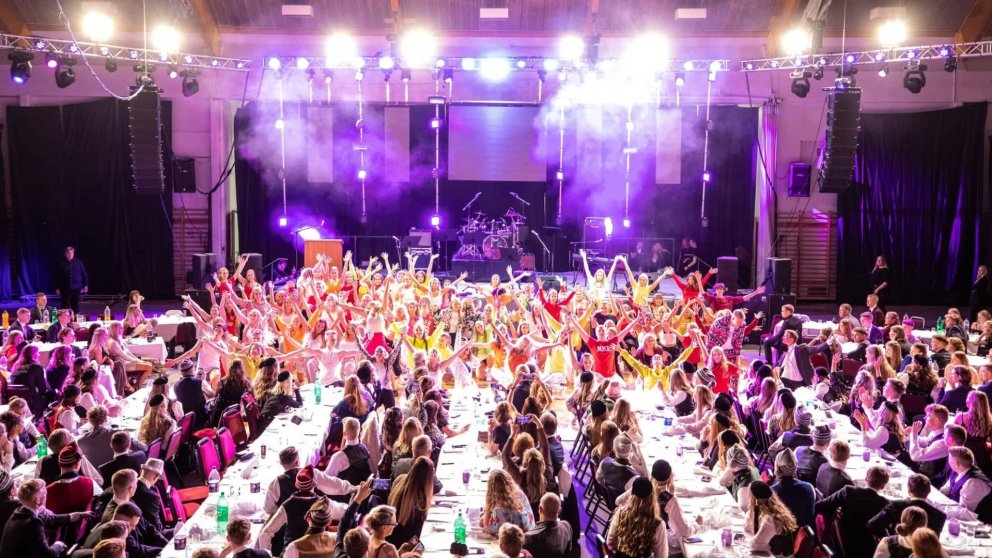 Fjöldi nemenda tekur þátt í dansatriði PríMA