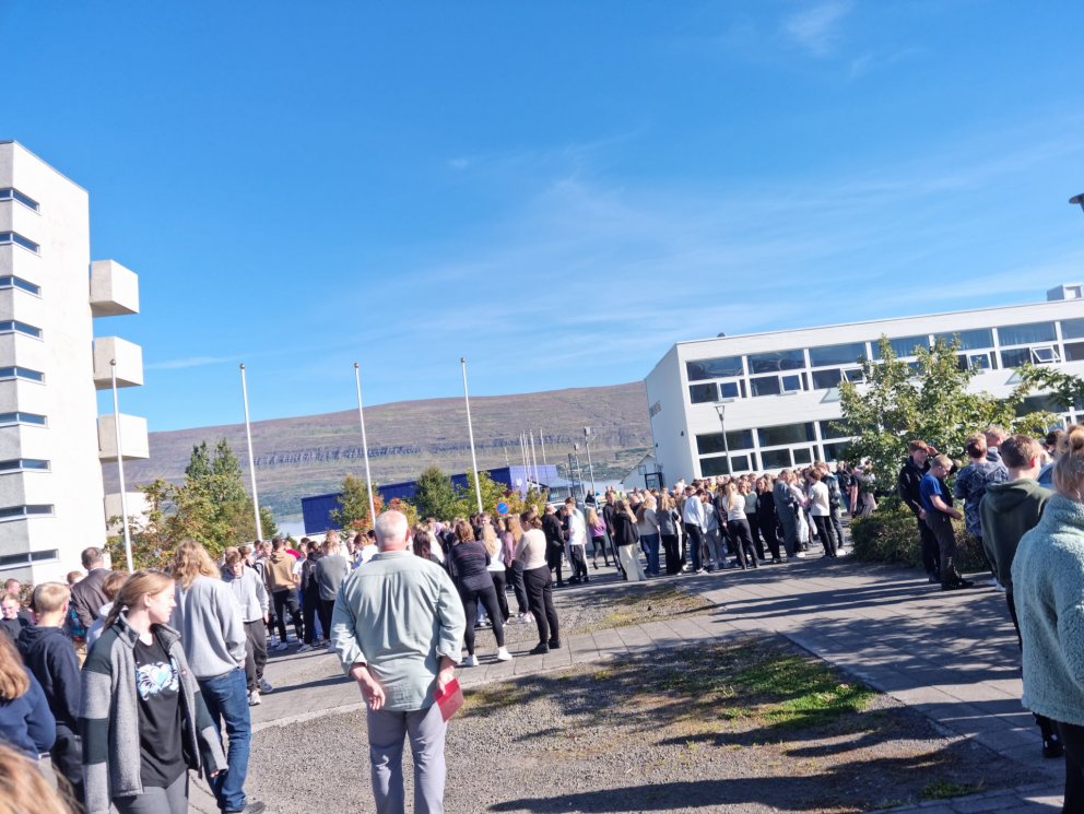 Hús skólans voru rýmd á brunaæfingu