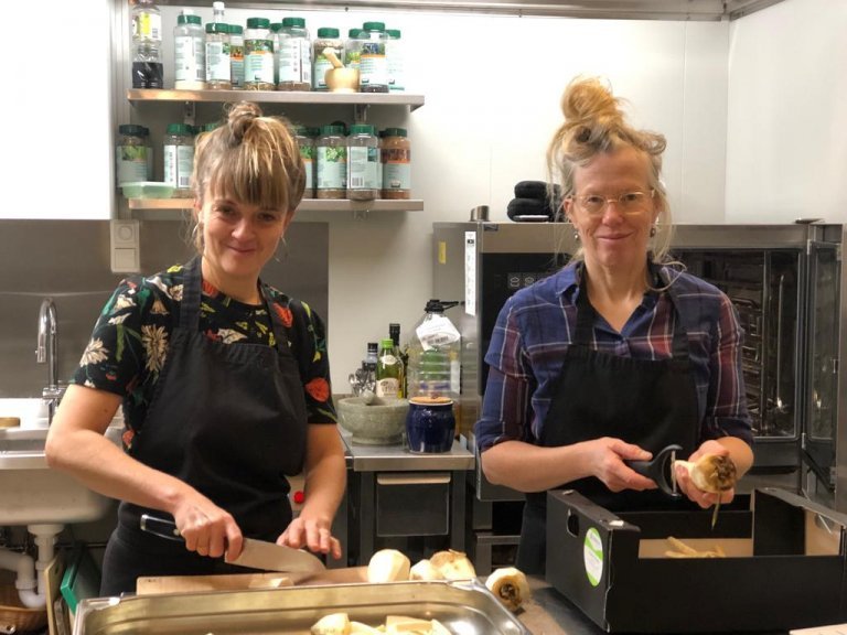 An-Katrien og Oddrún reiða fram hollan og fallegan mat