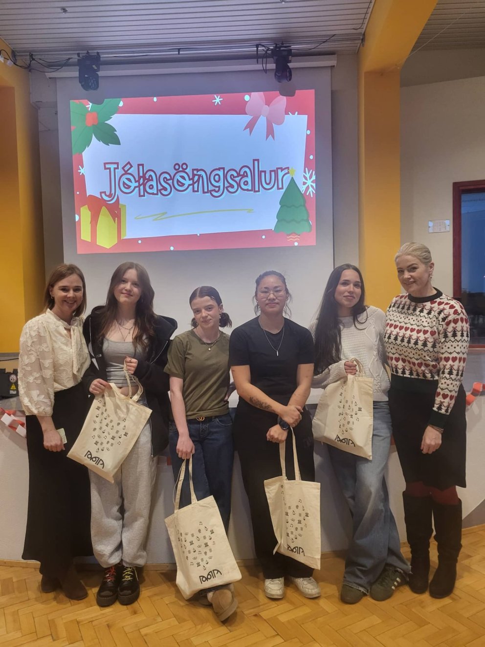 Nemendur verðlaunaðir fyrir smásögur í ensku