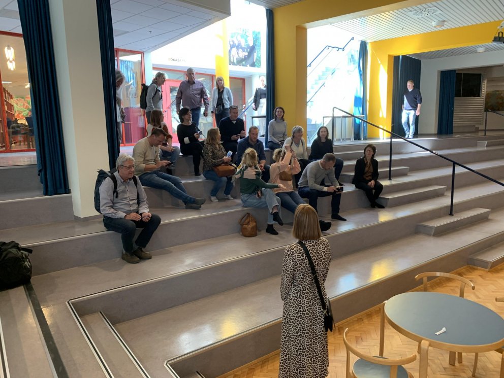 Hildur Hauksdóttir ræðir við skólastjórnendur frá Belgíu