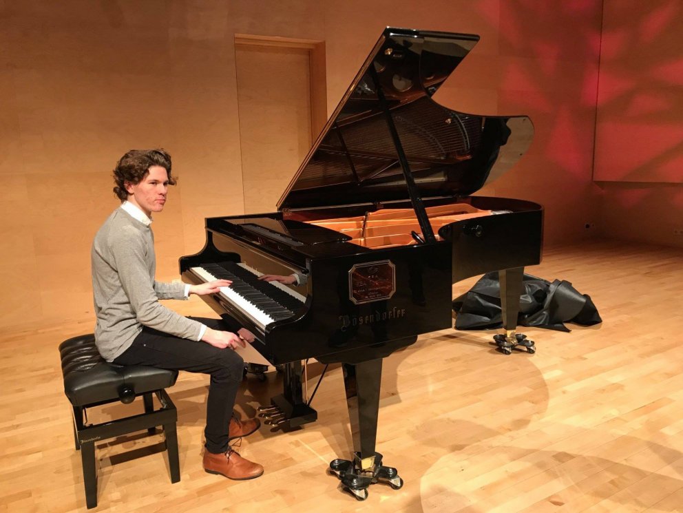 Björn Helgi píanóleikari