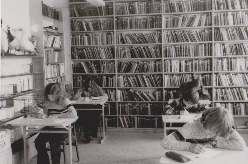 Gamli barnaskólinn þar sem Lestrarfélagið var einnig til húsa