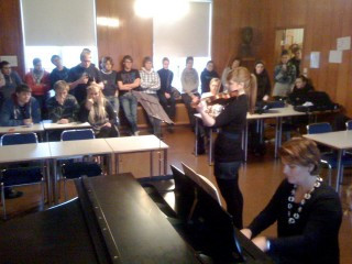 Þuríður Helga Ingvarsdóttir spilar Schubert á Sal í Gamla skóla