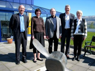 Helena Dam á Neystabø og föruneyti hennar ásamt Jóni Má.