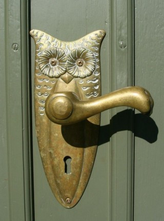 Gamall húnn sem hefur verið settur á Gamla skóla