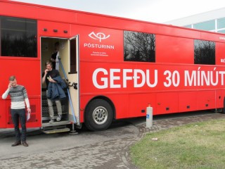 Blóðbankabíllinn við MA