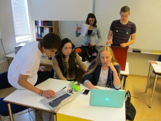 Kosningadagskrá í 1B