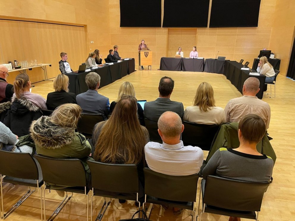 Bæjarstjórn unga fólksins. Myndin er af akureyri.is