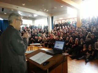 Skólameistari fer yfir hugmyndir um skólalok 2014