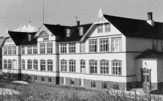 Gömul og góð mynd af MA