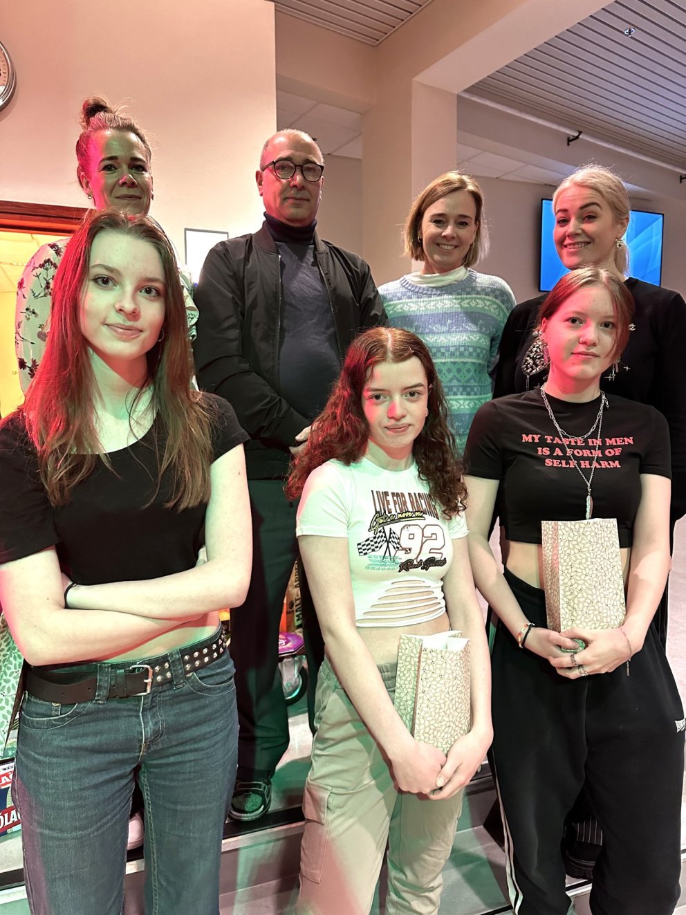 Verðlaunahafarnir þrír ásamt enskukennurum í MA