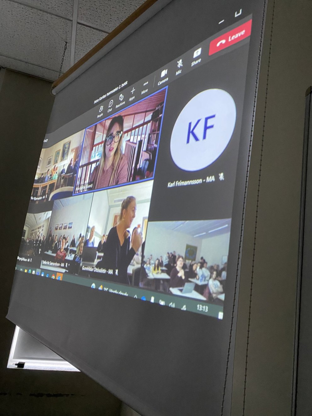 Þóra Karítas Árnadóttir á skjánum hjá 2. bekk