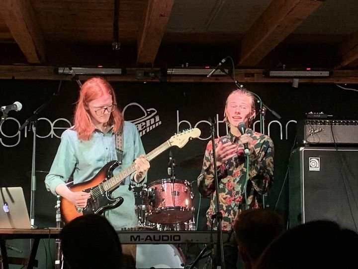 Þorsteinn Jakob (tv) og Þormar Ernir (th) á sviðinu á Græna hattinum í desember sl. Mynd: Sverrir Pá…