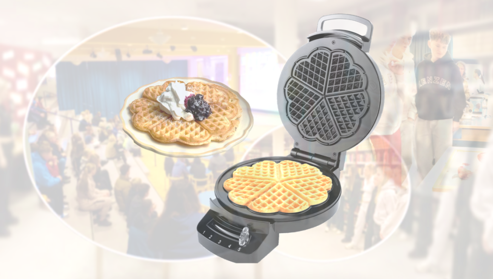 Vöfflur með rjóma er fastur liður í Gamla skóla eftir skólakynningar