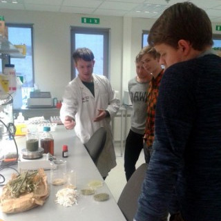 Í Háskólanum og heilsustöðvum