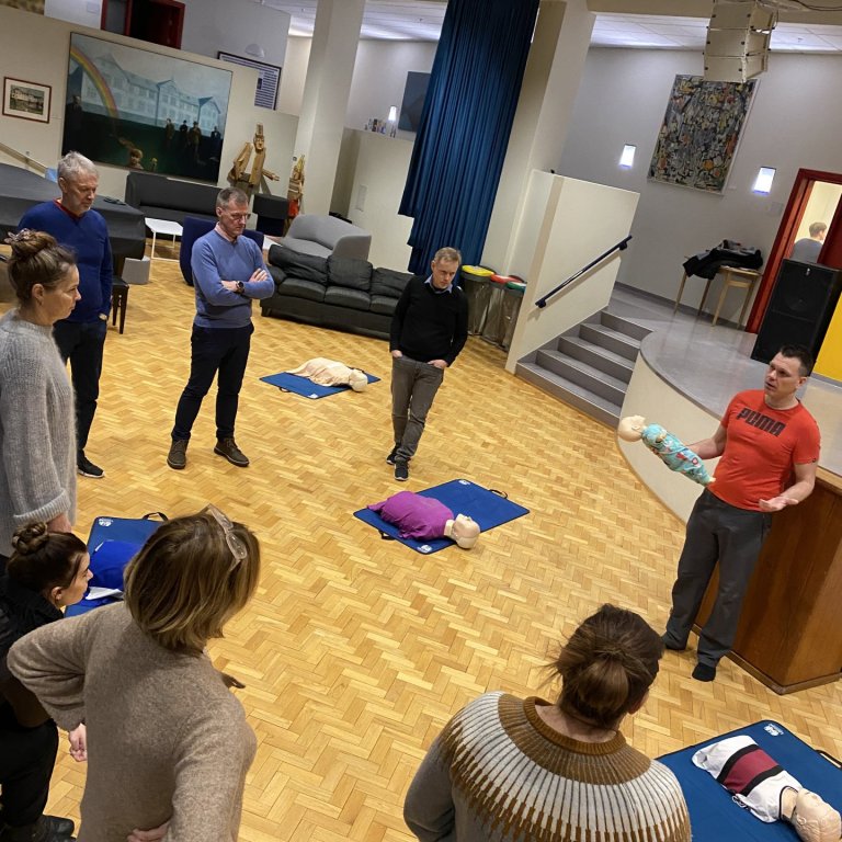 Axel Ernir leiðbeinir starfsfólki MA