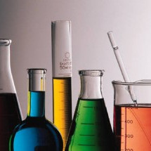 Tveir fara áfram í efnafræðikeppninni