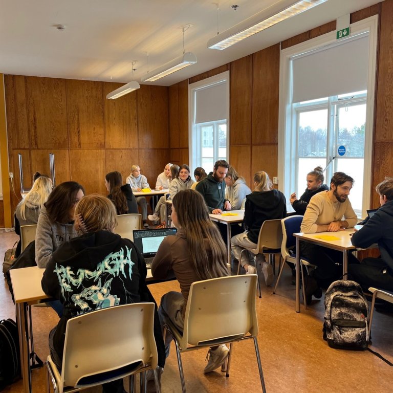 Nemendur á hraðstefnumóti