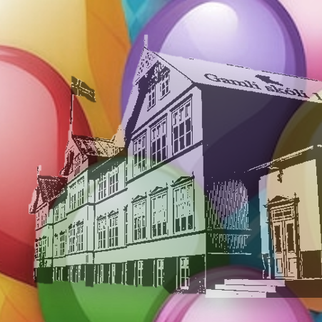 Gamli skóli er 120 ára.