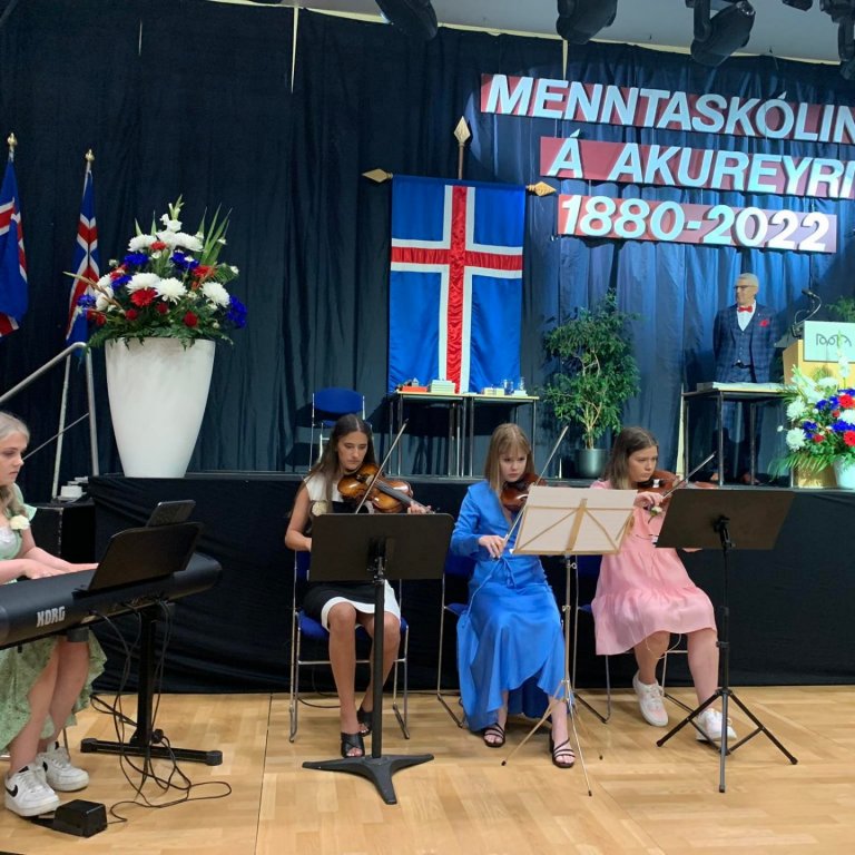 Hugrún Lilja Pétursdóttir, Sigrún Reem Abed, Jóhanna Rún Snæbjörnsdóttir og Katrín Jónsdóttir sáu um&hellip;