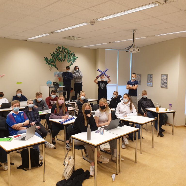 1. bekkur U sem stóð sig frábærlega vel á haustönninni. Á myndinni er líka Margrét Kristín umsjónark&hellip;