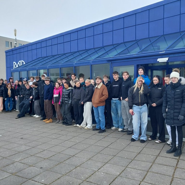 Nemendur á leið í göngu á Ratatoski