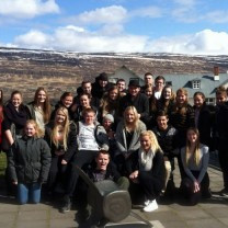 2C á leið í Brynju