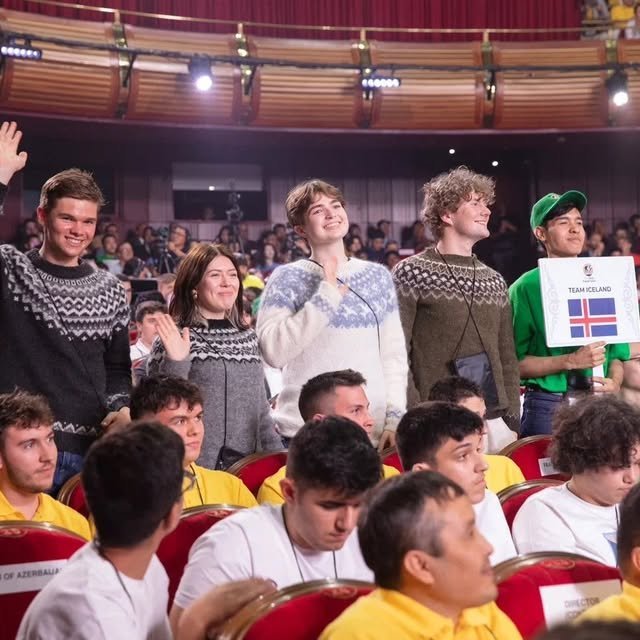 Magnús Máni og Unnur Birna (stúdentar 2024) voru í liði Íslands í ólympíukeppninni í líffræði. Myndi…