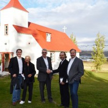 Afhending minningargjafar eftir Ara Brynjólfsson