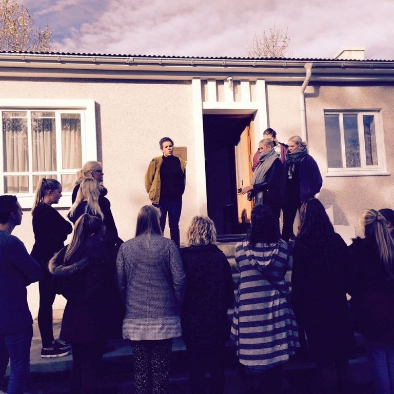 Nemendur í MA við Davíðshús haustið 2015