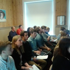 Hlýtt á félagsfræðimessu