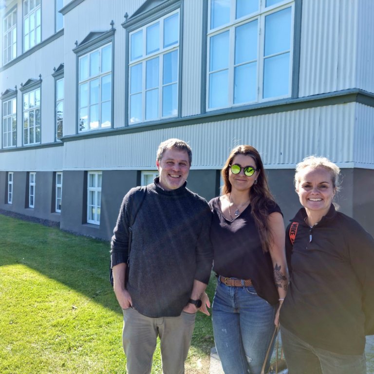 Valgarð Már Jakobsson, Björk Margrétardóttir og Kolbrún Ósk Jónsdóttir fyrir utan MA